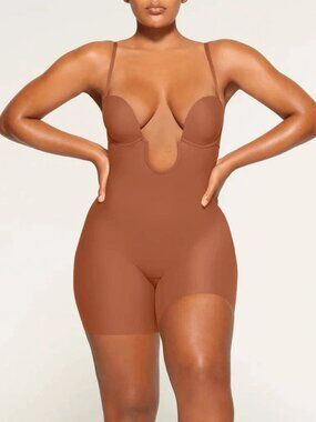 Skims Deep Plunge Shapewear Mid Thigh Bodysuit, Bronze M NWT